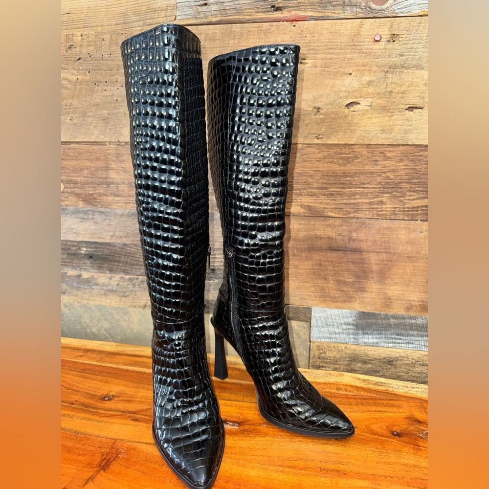 Vince Camuto Pelsna Island Black Croc Embossed Pointed Toe Stiletto Boots Sz 7.5 - Picture 4 of 9